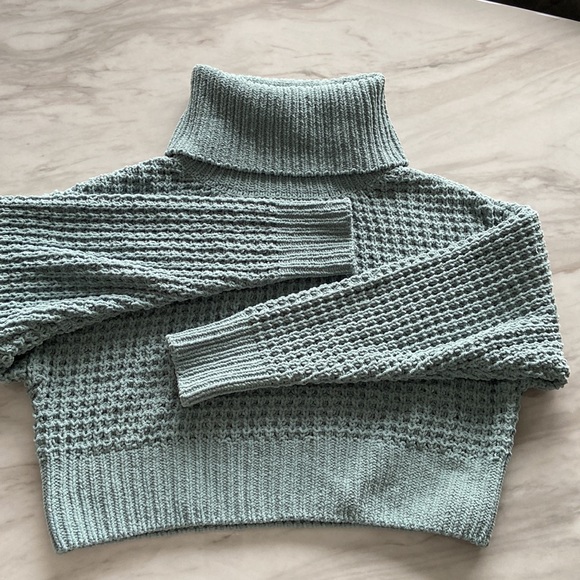 🆕 GARAGE | Chenille Turtleneck - Picture 6 of 6